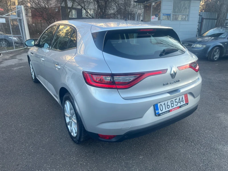 Renault Megane TCe* NAVI* LED, снимка 4 - Автомобили и джипове - 53035255