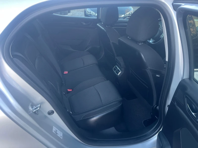 Renault Megane TCe* NAVI* LED, снимка 12 - Автомобили и джипове - 53035255