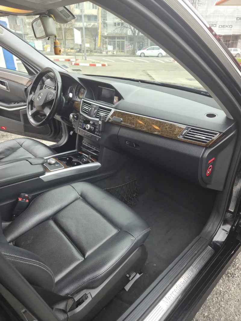 Mercedes-Benz E 200, снимка 7 - Автомобили и джипове - 53222375