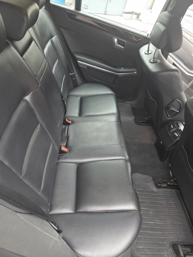 Mercedes-Benz E 200, снимка 8 - Автомобили и джипове - 53222375
