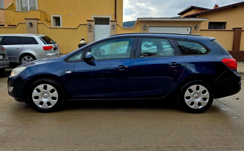 Opel Astra 1.3CDTI Германия Клима 1-Собственик, снимка 2 - Автомобили и джипове - 53297873