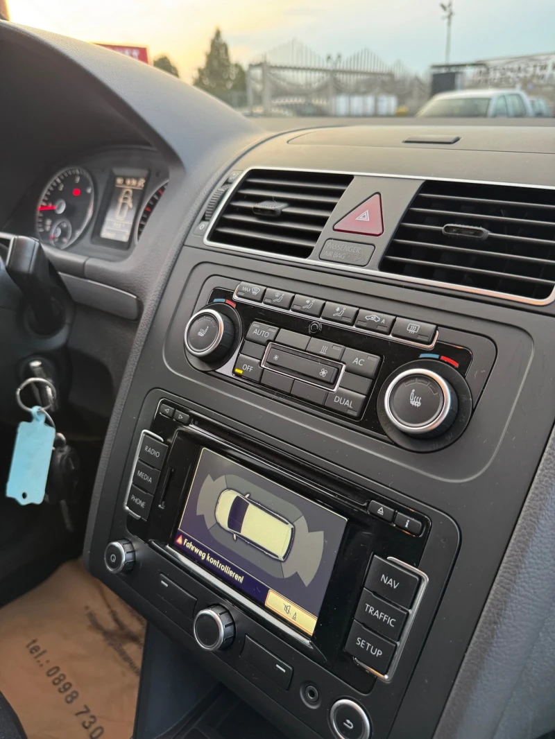 VW Touran STULE 2.0 TDI, снимка 14 - Автомобили и джипове - 53479295