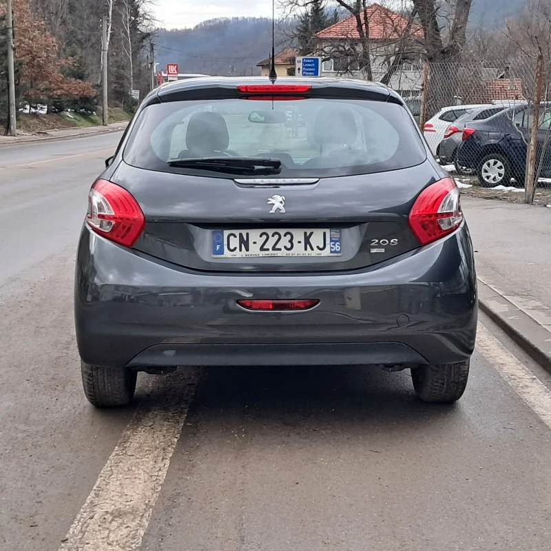 Peugeot 208 1.6 ehdi 92к.с., снимка 6 - Автомобили и джипове - 53564601