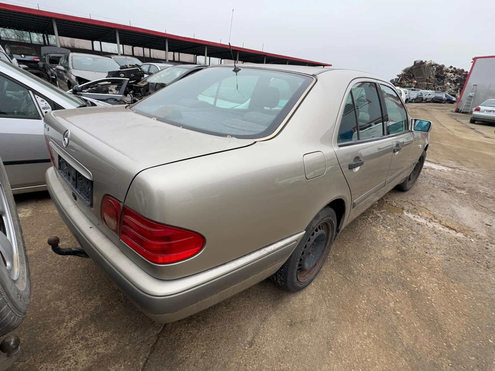 Mercedes-Benz E 280 2.8 - изображение 3