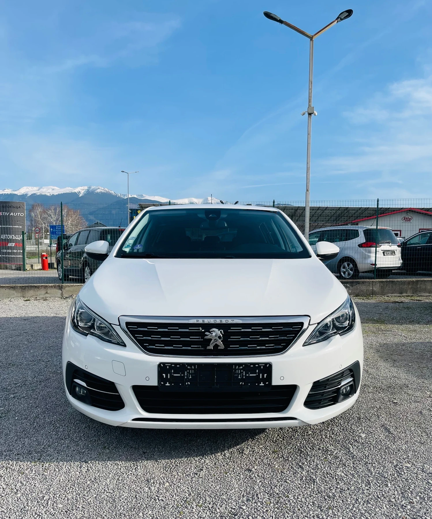 Peugeot 308 1.2 e-THP * Автоматик* Сервизна книжка* Камера 360 - изображение 2
