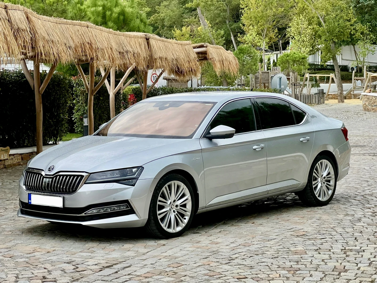 Skoda Superb L&K 2.0 Tdi 200 k.с 4х4 - изображение 2