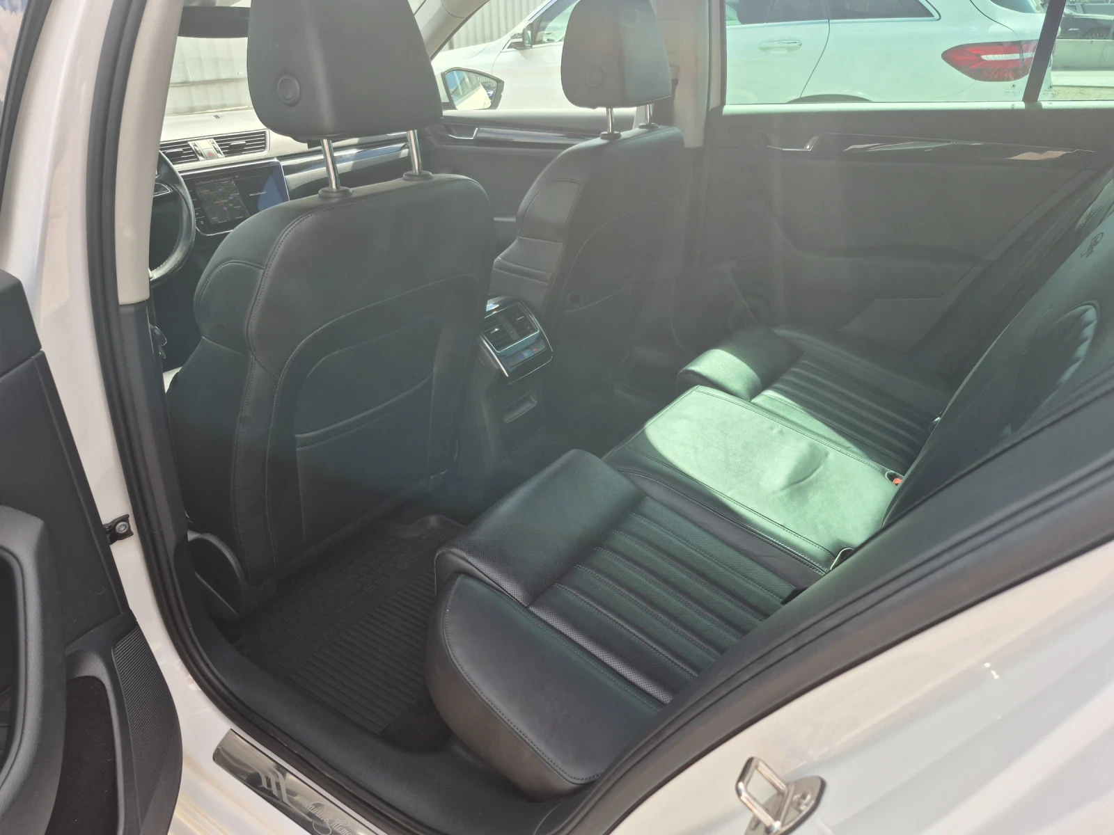 Skoda Superb 2.0 TDI L&K 4x4 DSG KeyGO KAM Canton Обдух #iCarbg - изображение 8