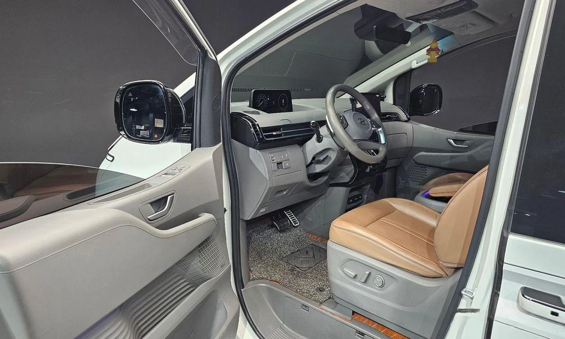 Hyundai Staria L3.5 Lounge 9-Seater Inspiration | Mobile.bg   11