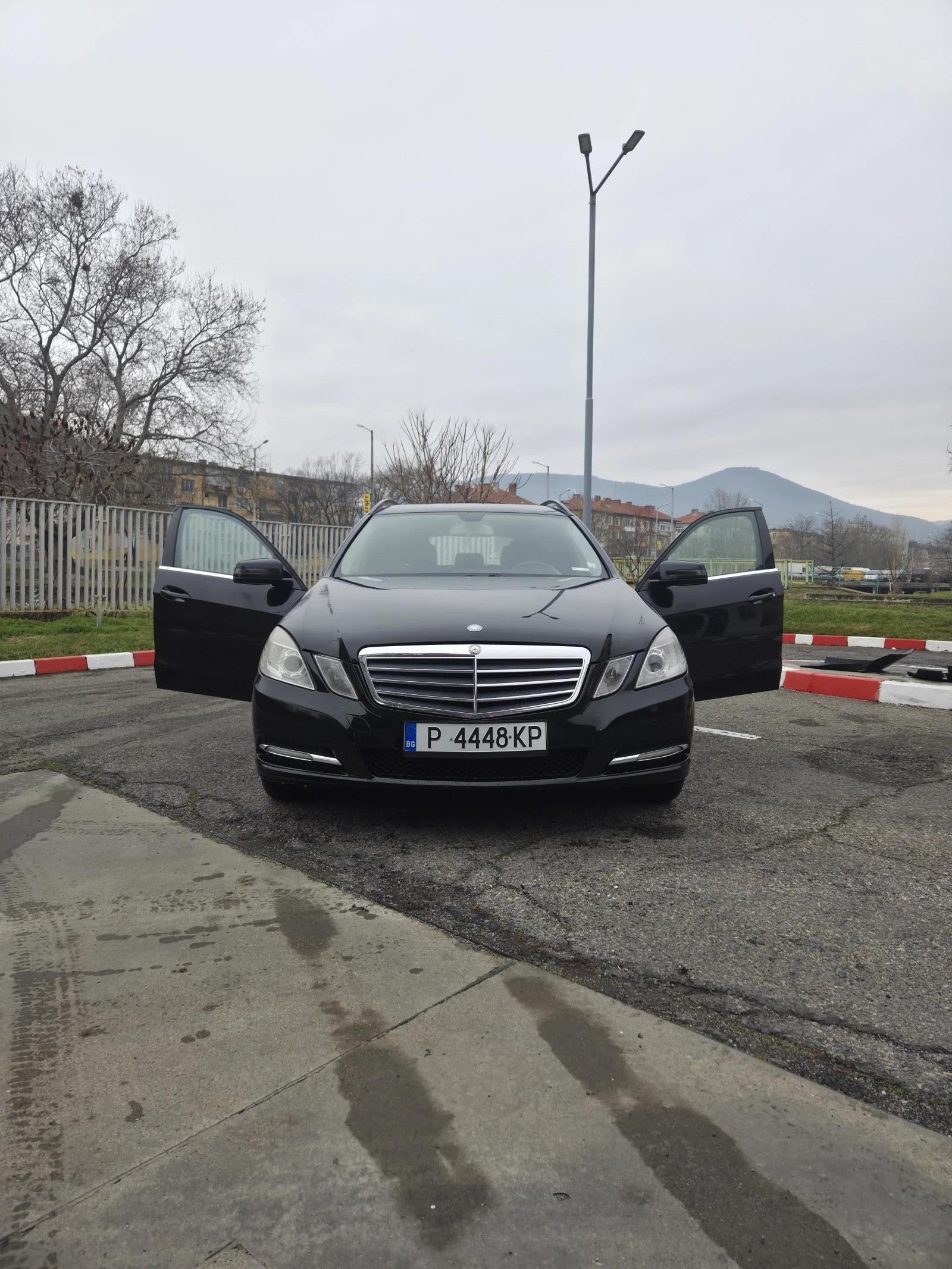 Mercedes-Benz E 200  - изображение 5