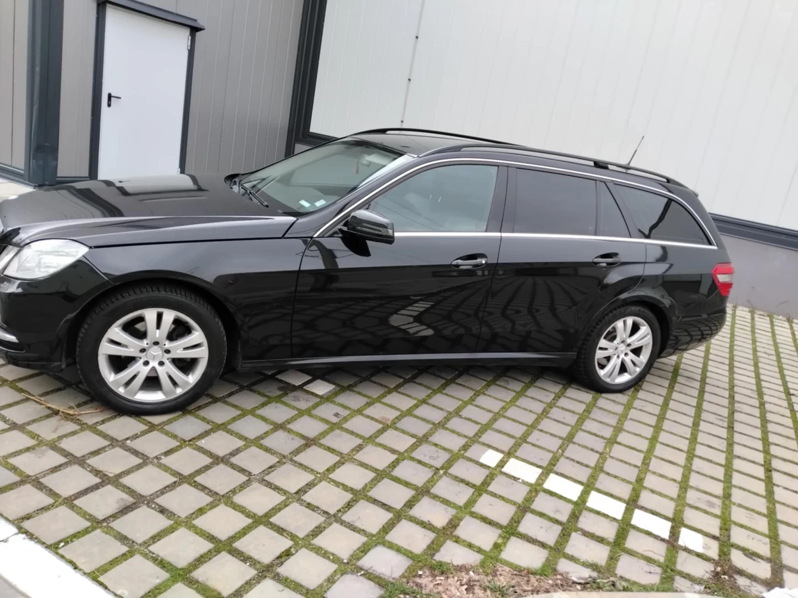 Mercedes-Benz E 200, снимка 4 - Автомобили и джипове - 53222375