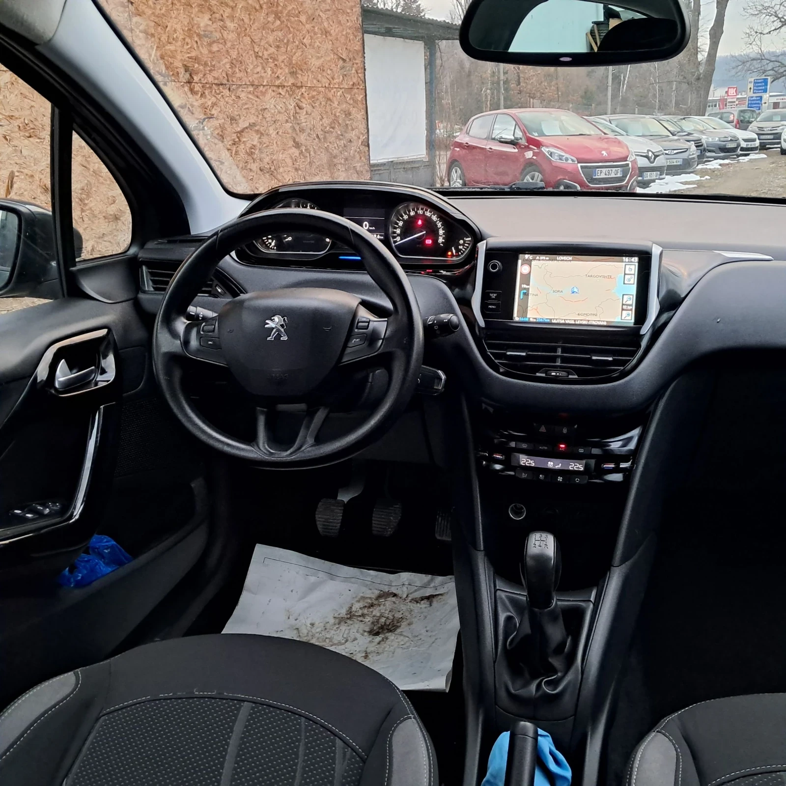 Peugeot 208 1.6 ehdi 92�.�. | Mobile.bg � ����������� 10