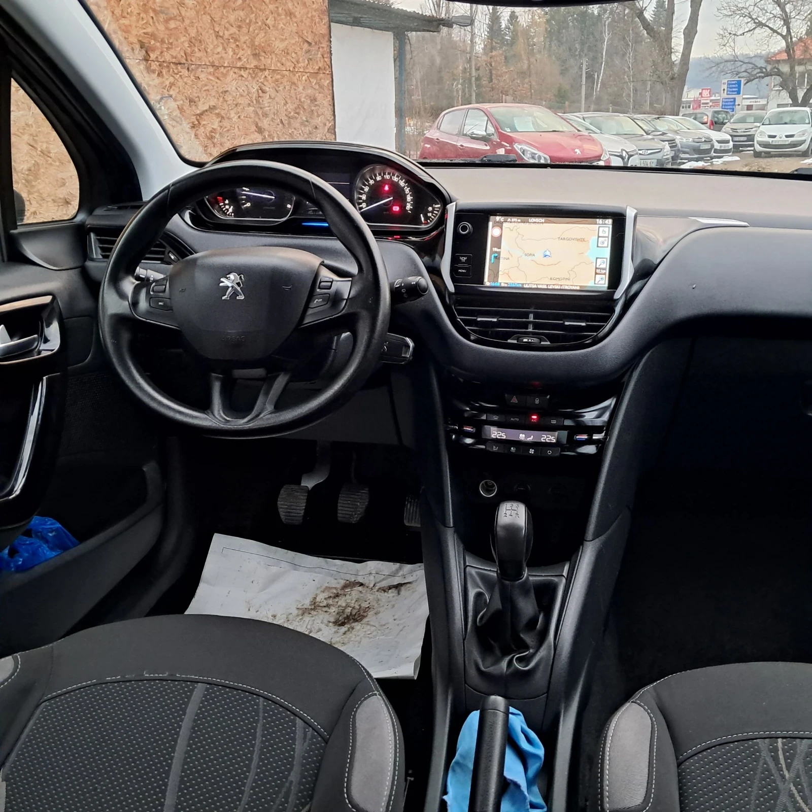Peugeot 208 1.6 ehdi 92�.�. | Mobile.bg � ����������� 11