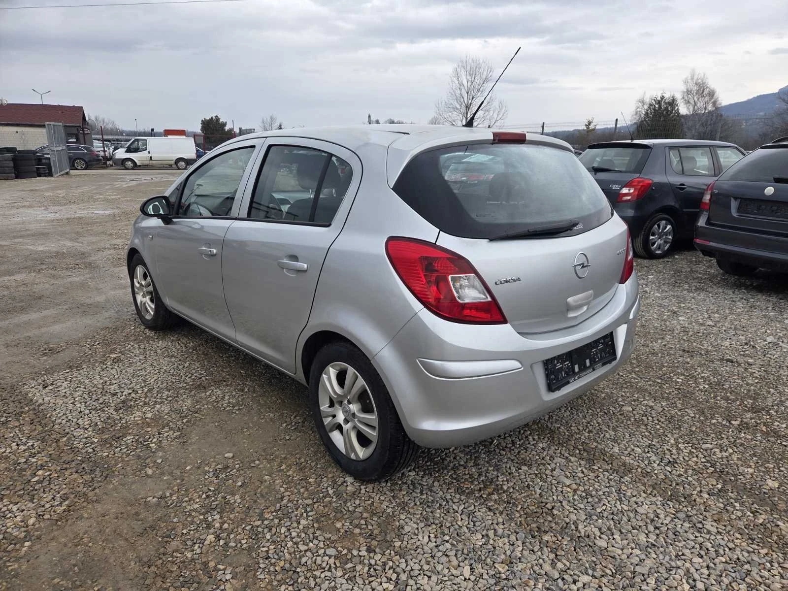 Opel Corsa 1.3CDTI-75PS - изображение 7