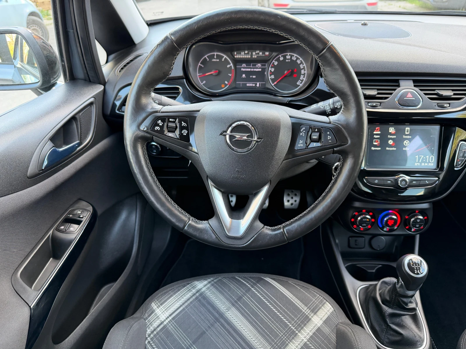 Opel Corsa E Black edition, снимка 10 - Автомобили и джипове - 54557629