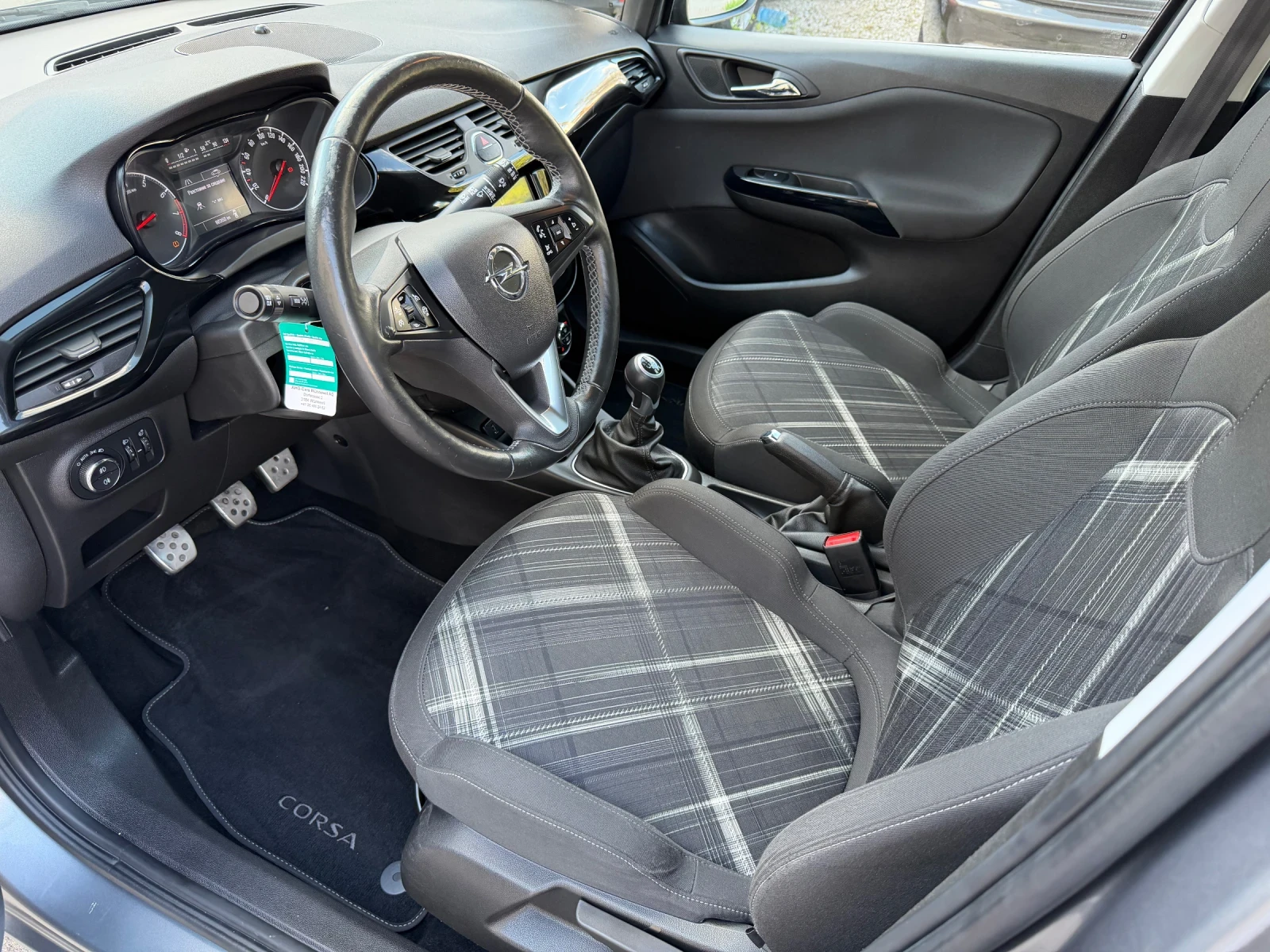 Opel Corsa E Black edition, снимка 15 - Автомобили и джипове - 54557629