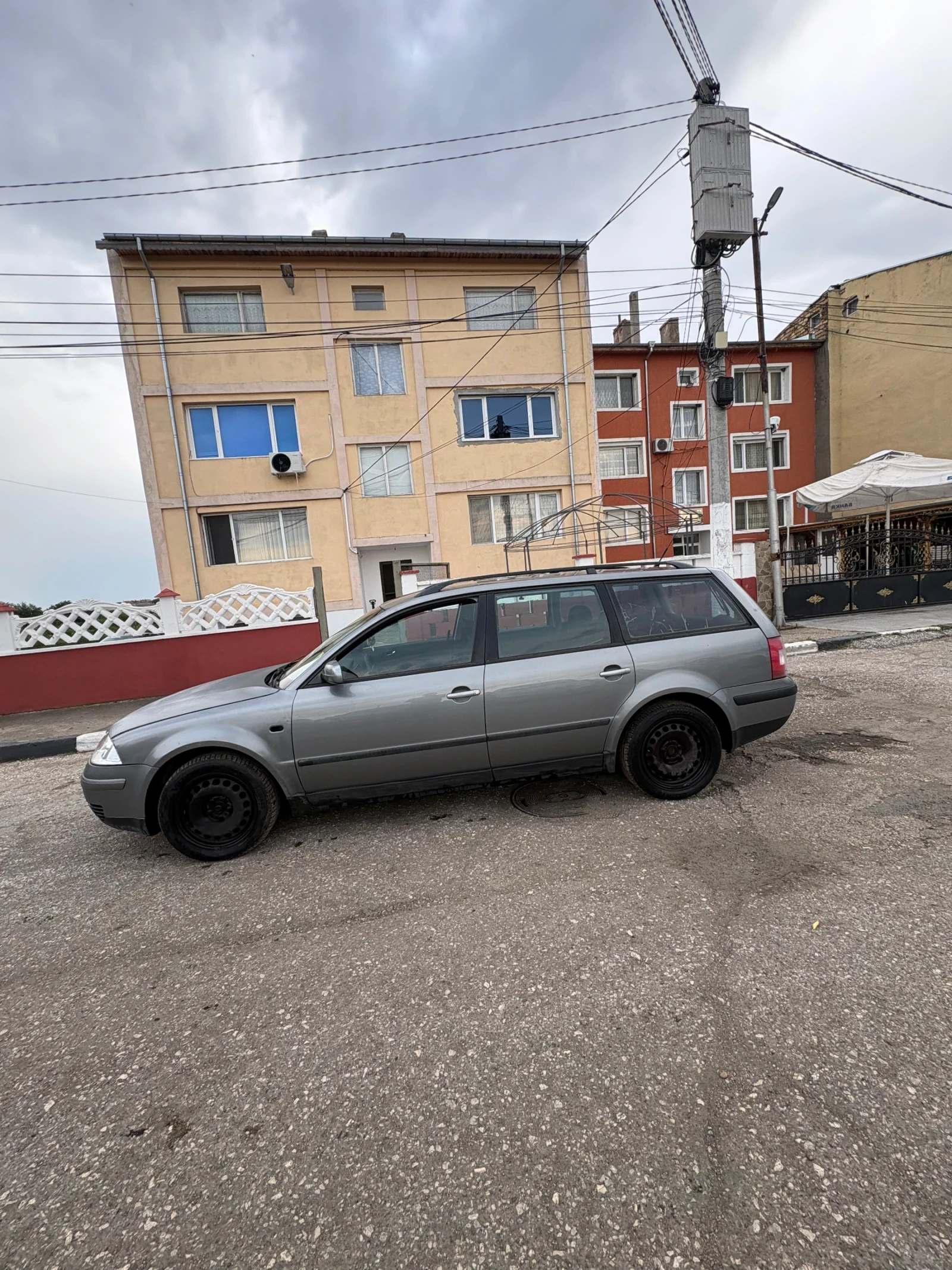 VW Passat 1.8 турбо , снимка 3 - Автомобили и джипове - 54759771