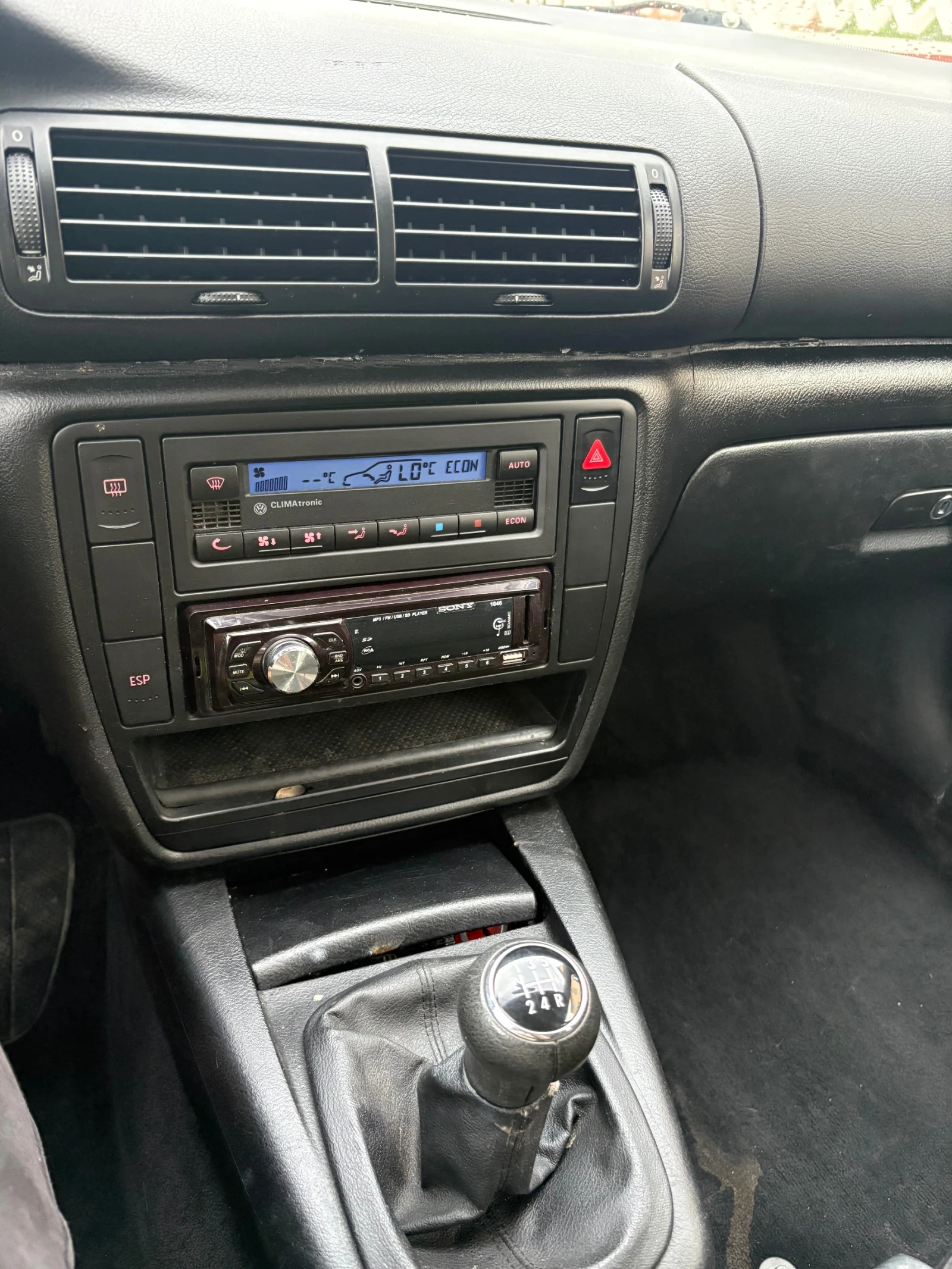 VW Passat 1.8 турбо , снимка 9 - Автомобили и джипове - 54759771