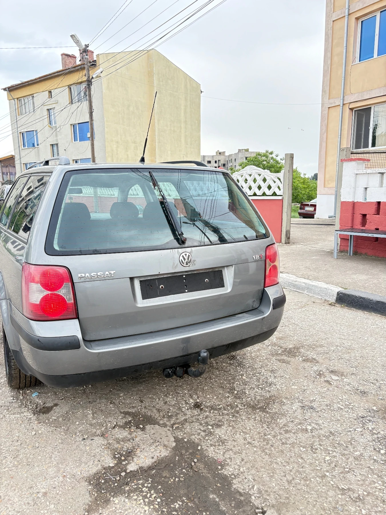 VW Passat 1.8 турбо , снимка 4 - Автомобили и джипове - 54759771