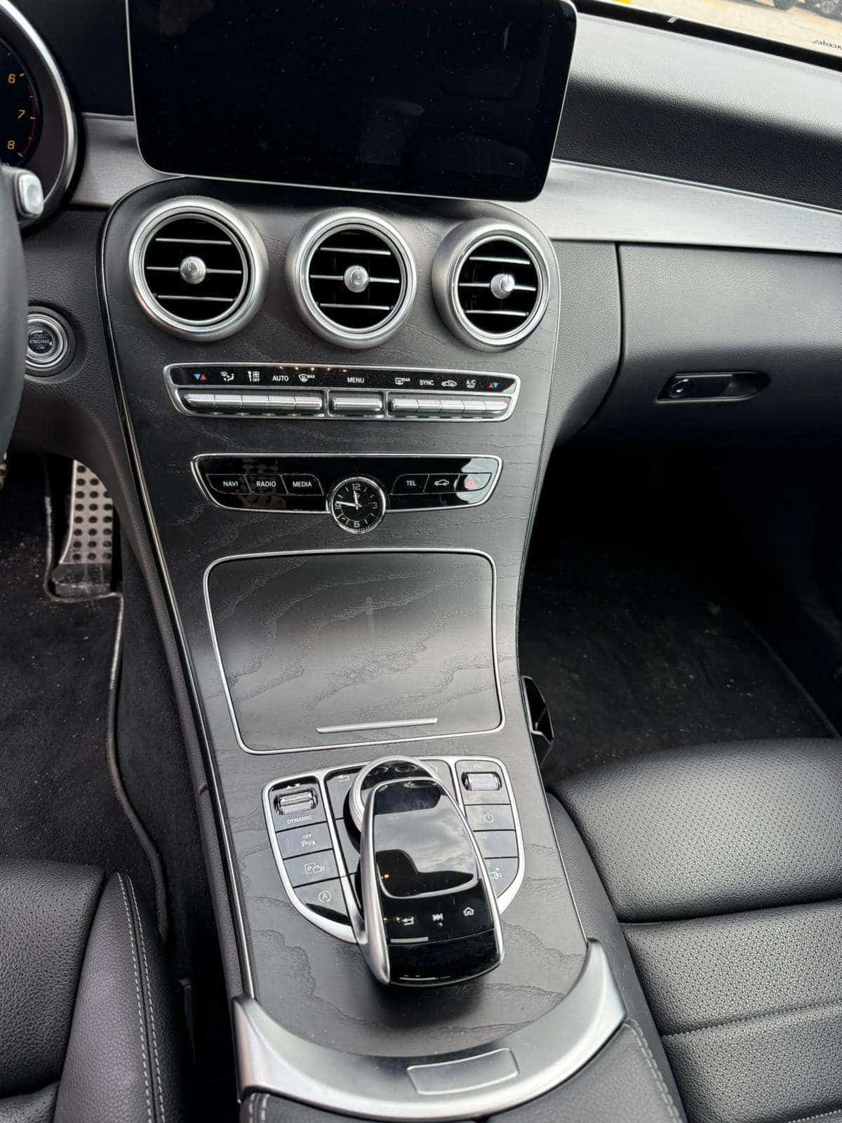 Mercedes-Benz C 300  Premium Night + AMG Package 360  CARFAX, снимка 12 - Автомобили и джипове - 54819715