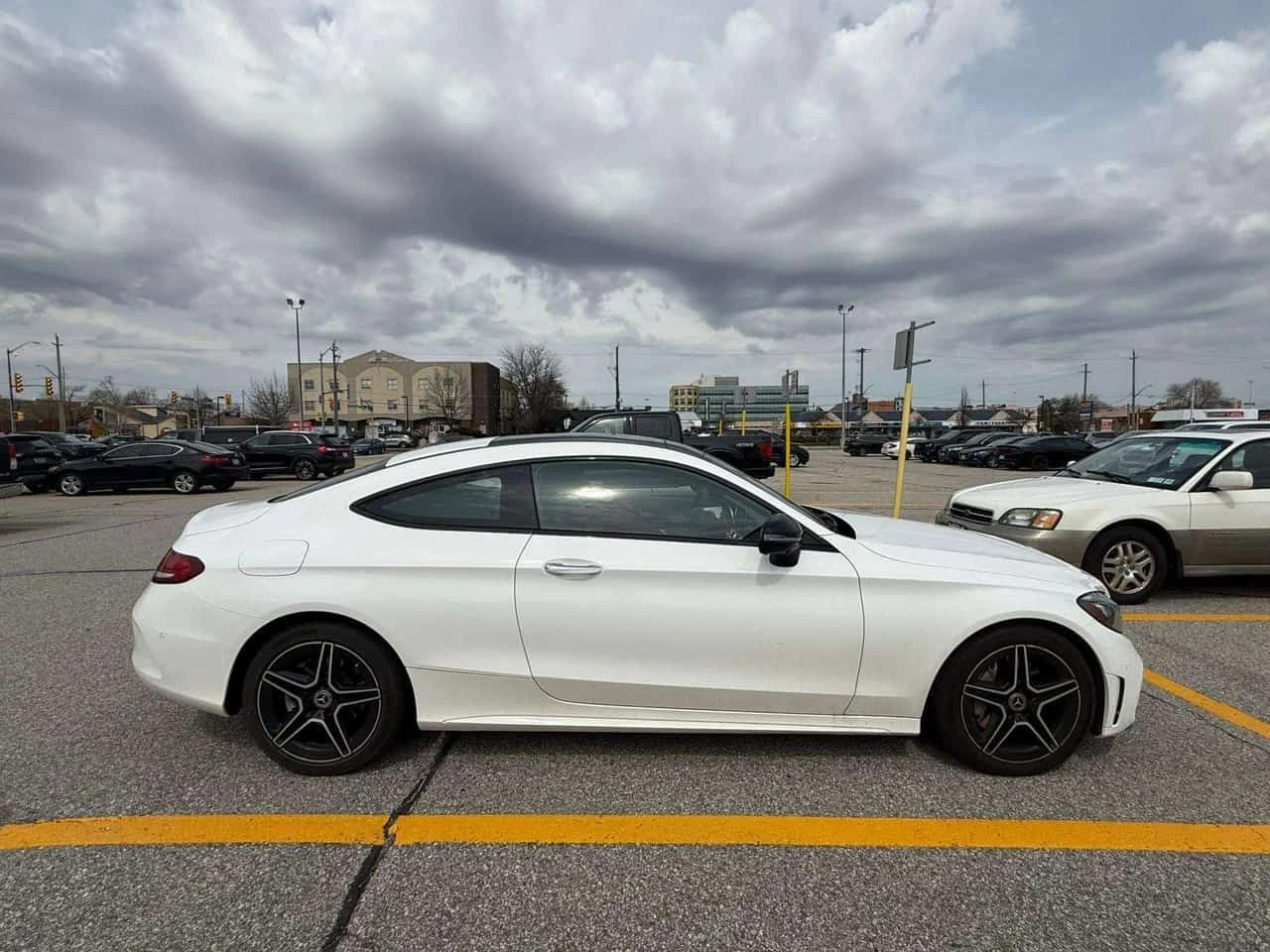 Mercedes-Benz C 300  Premium Night + AMG Package 360  CARFAX, снимка 5 - Автомобили и джипове - 54819715
