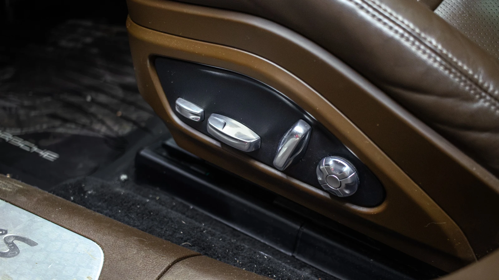 Porsche Panamera * 4S* Pano* Matrix* Distronic* Navi* BOSE, снимка 11 - Автомобили и джипове - 55323764