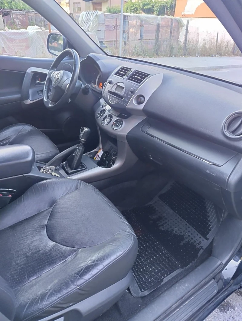 Toyota Rav4, снимка 6 - Автомобили и джипове - 47432189