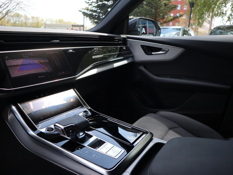 Audi Q8 50TDI/Sline/Камера/Подгрев, снимка 11 - Автомобили и джипове - 49996318