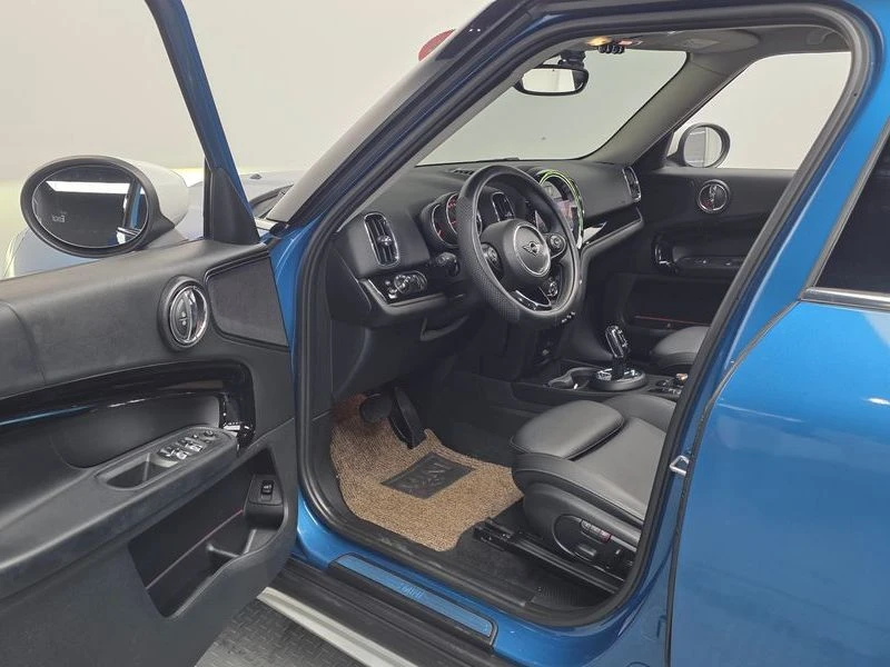 Mini Countryman КРАЙНА ЦЕНА: 15999 EUR, снимка 10 - Автомобили и джипове - 55982316