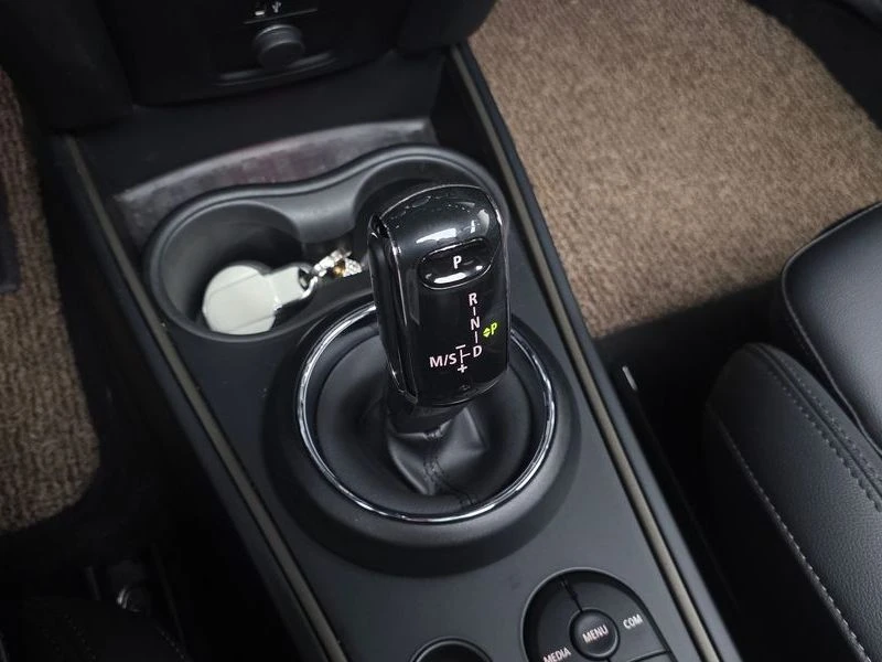 Mini Countryman КРАЙНА ЦЕНА: 15999 EUR, снимка 9 - Автомобили и джипове - 55982316