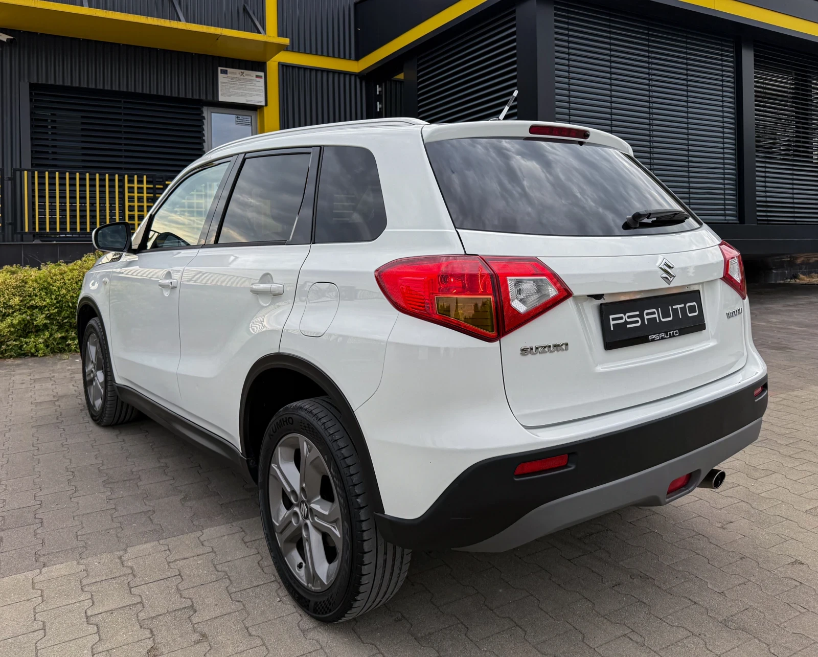 Suzuki Vitara LED / Камера / Навигация / 2 КЛЮЧА / 158 000км - изображение 4