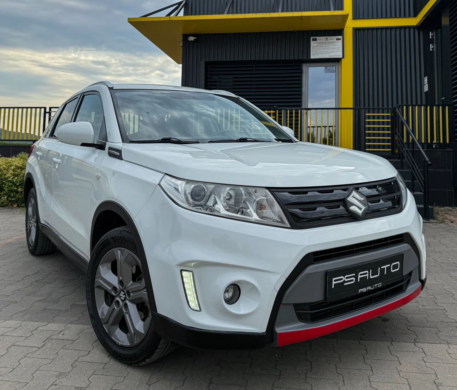 Suzuki Vitara LED / Камера / Навигация / 2 КЛЮЧА / 158 000км - изображение 3
