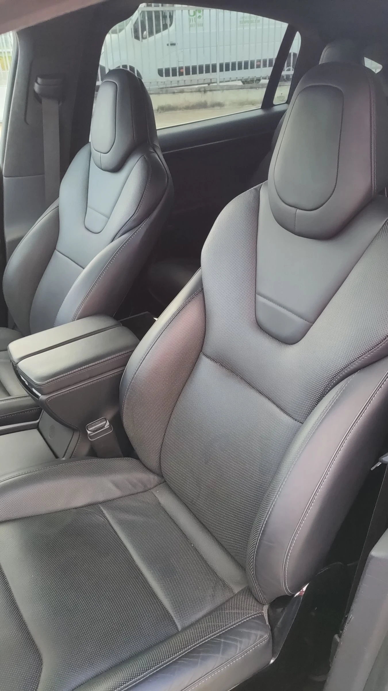 Tesla Model X 100 D - изображение 10