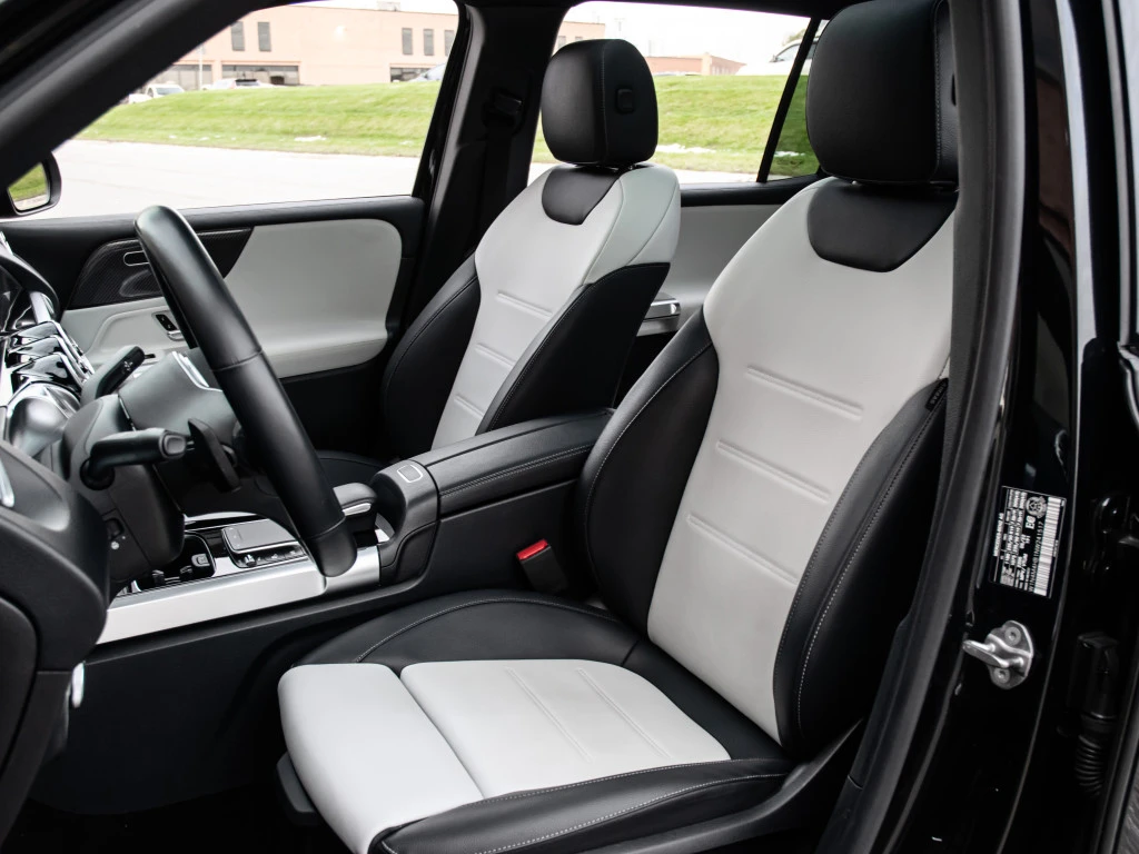 Mercedes-Benz GLB AMG PACK* NIGHT PACK* 360* PANO* MBUX* KEYLESS - изображение 9