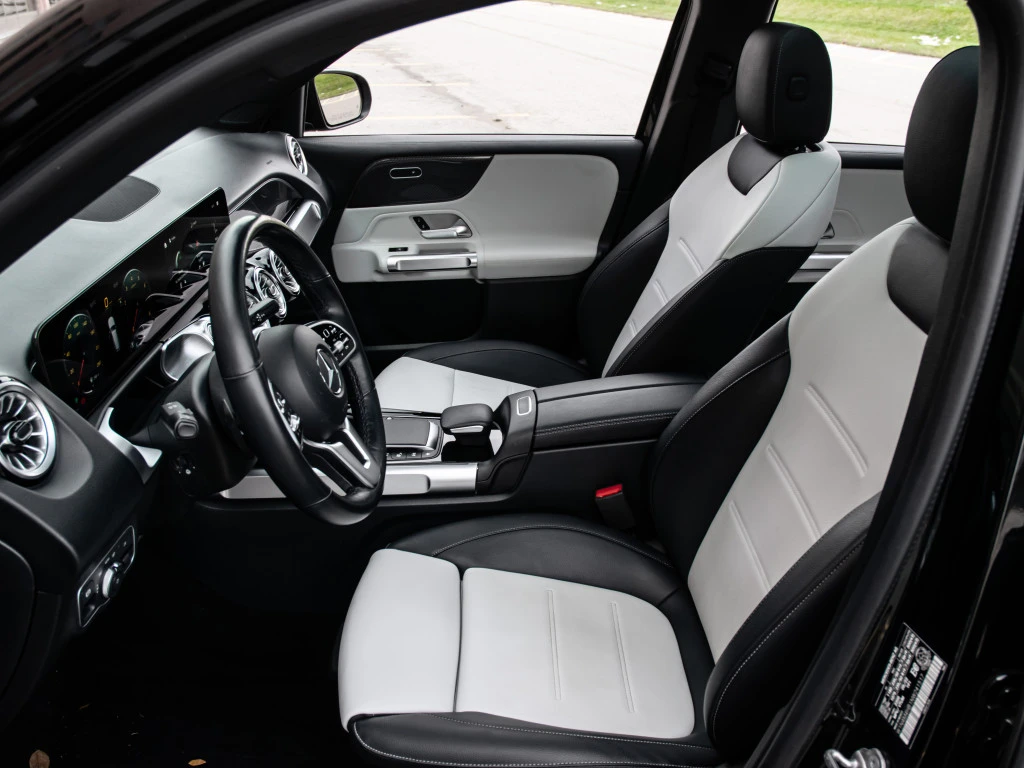 Mercedes-Benz GLB AMG PACK* NIGHT PACK* 360* PANO* MBUX* KEYLESS - изображение 8