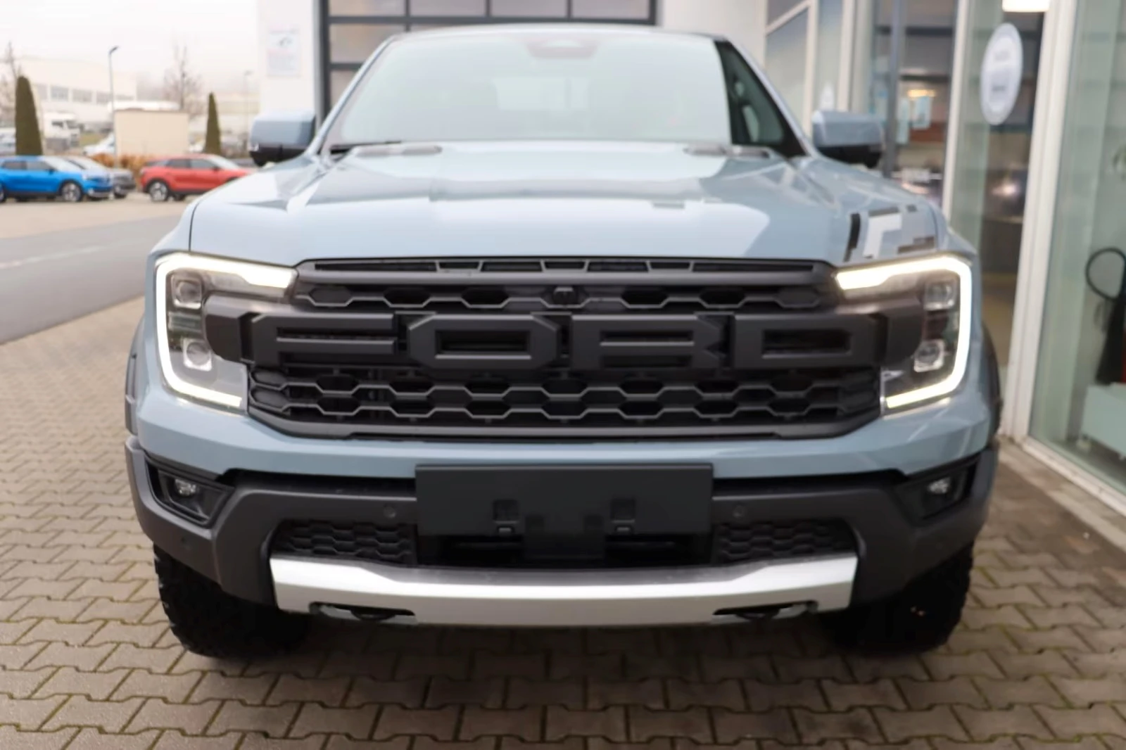 Ford Raptor NEW* MATRIX LIGHTS* B&O* 360* , снимка 2 - Автомобили и джипове - 53903599