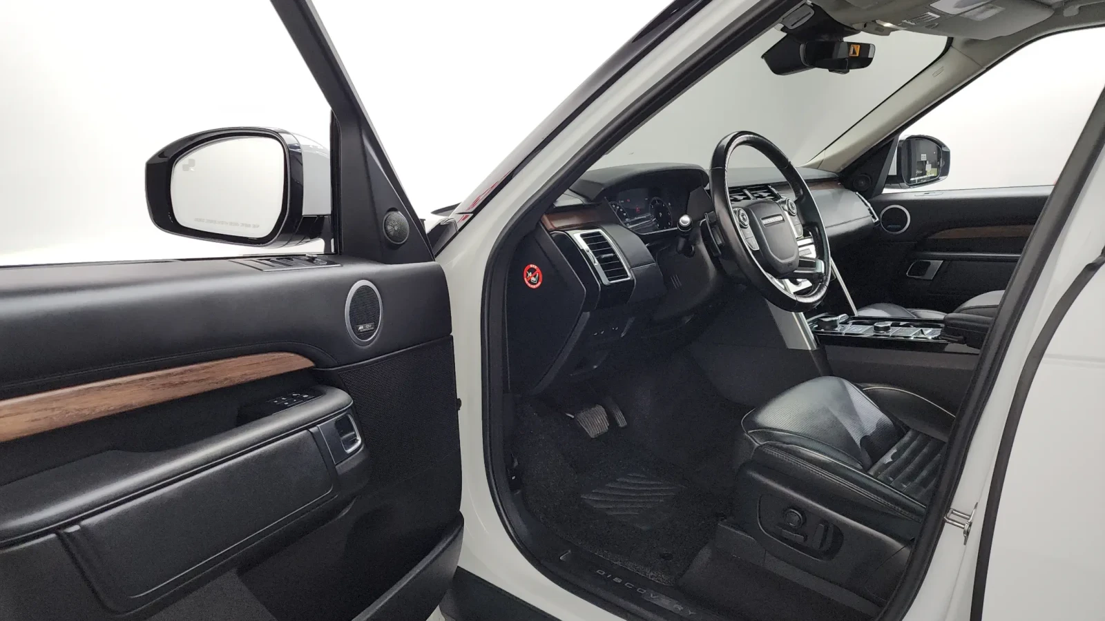 Land Rover Discovery TD6 HSE LUXURY| TV| DISTRONIC| ШИБИДАХ, снимка 4 - Автомобили и джипове - 55152945