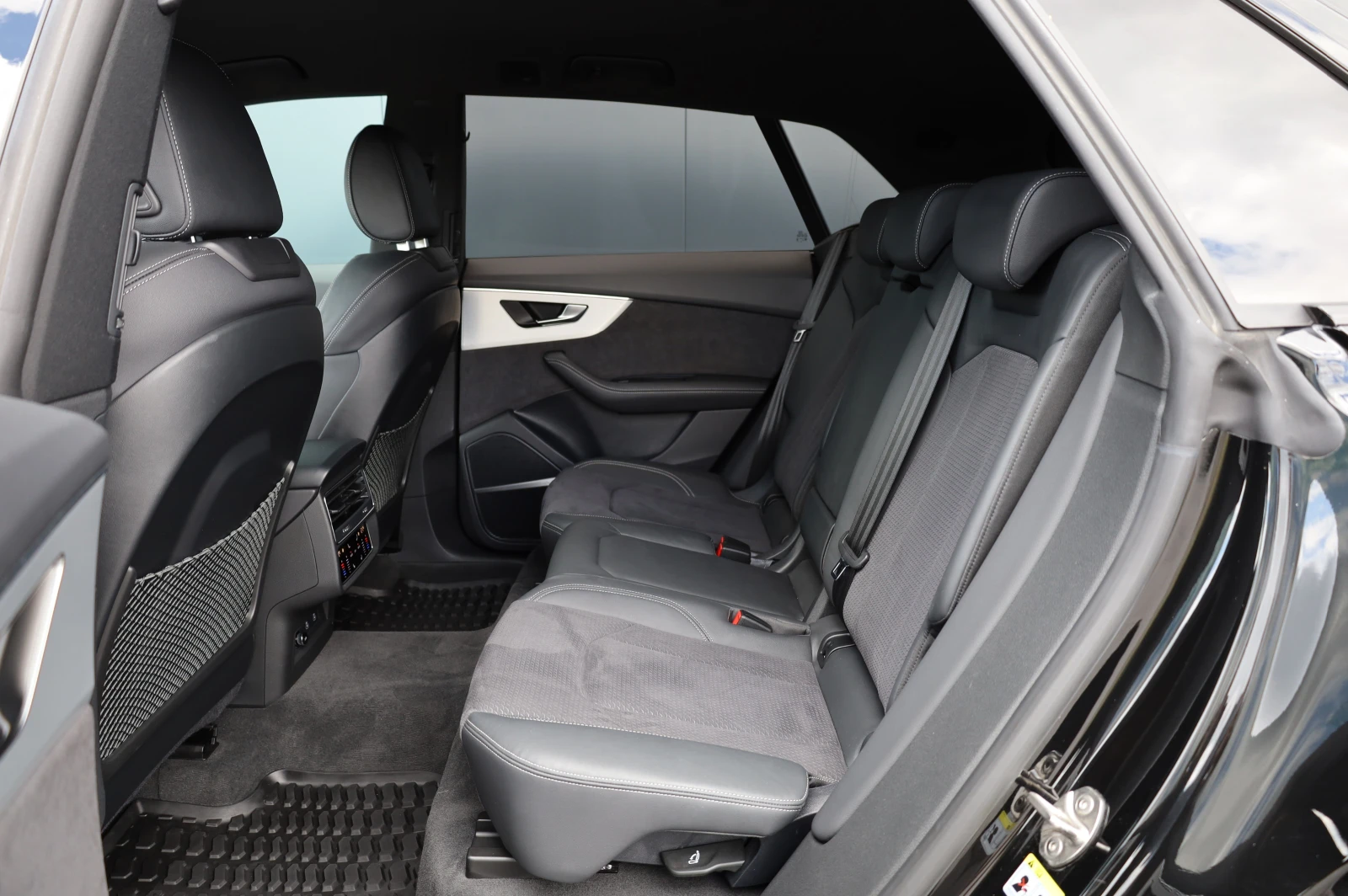 Audi Q8 2XS-LINE* HD MATRIX LIGHTS* B&O* 360* , снимка 17 - Автомобили и джипове - 55413347