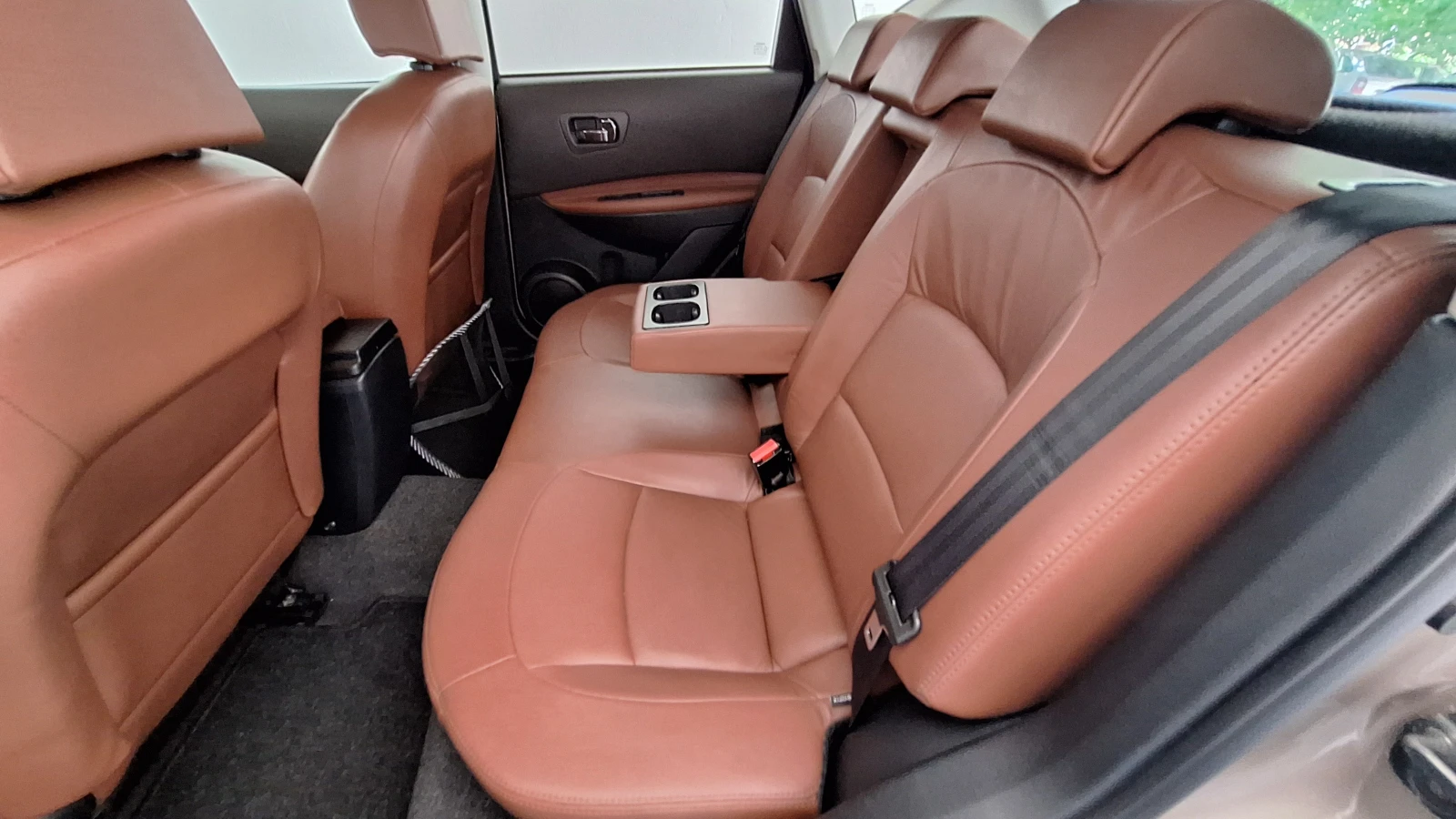 Nissan Qashqai Tekna 4x4, снимка 13 - Автомобили и джипове - 55739748