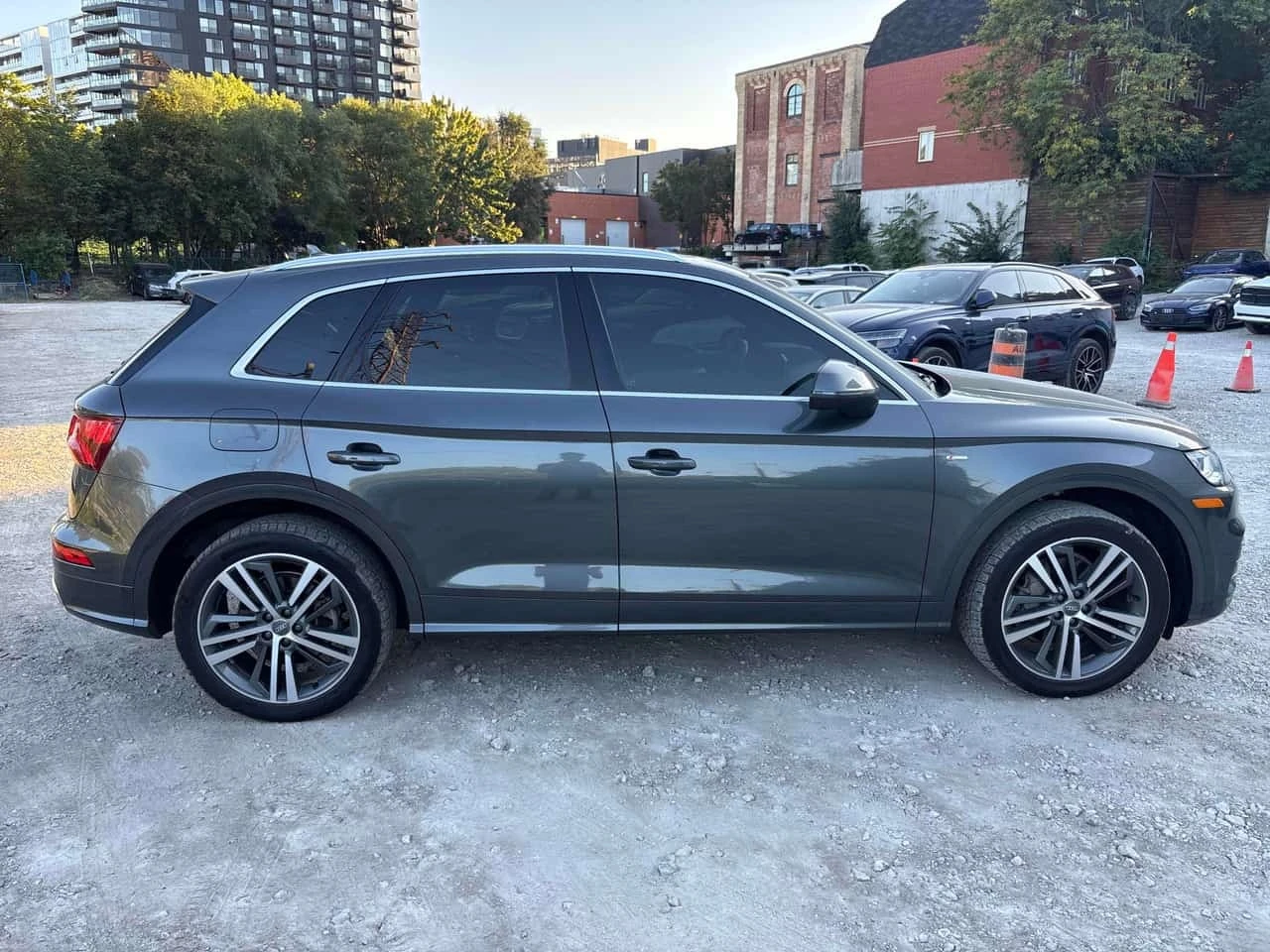 Audi Q5 * Technik * CARFAX * ЦЕНА ДО БГ, снимка 3 - Автомобили и джипове - 56295433