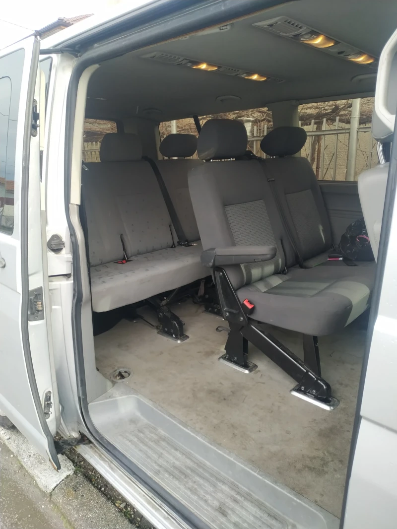 VW Transporter t5, снимка 8 - Бусове и автобуси - 53025723