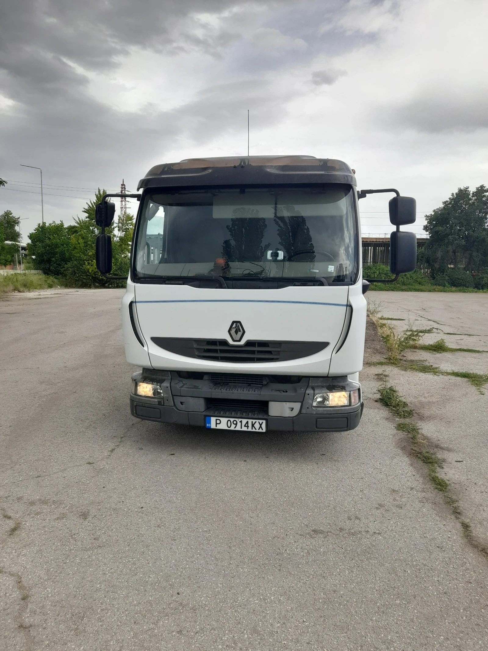 Renault Midlum