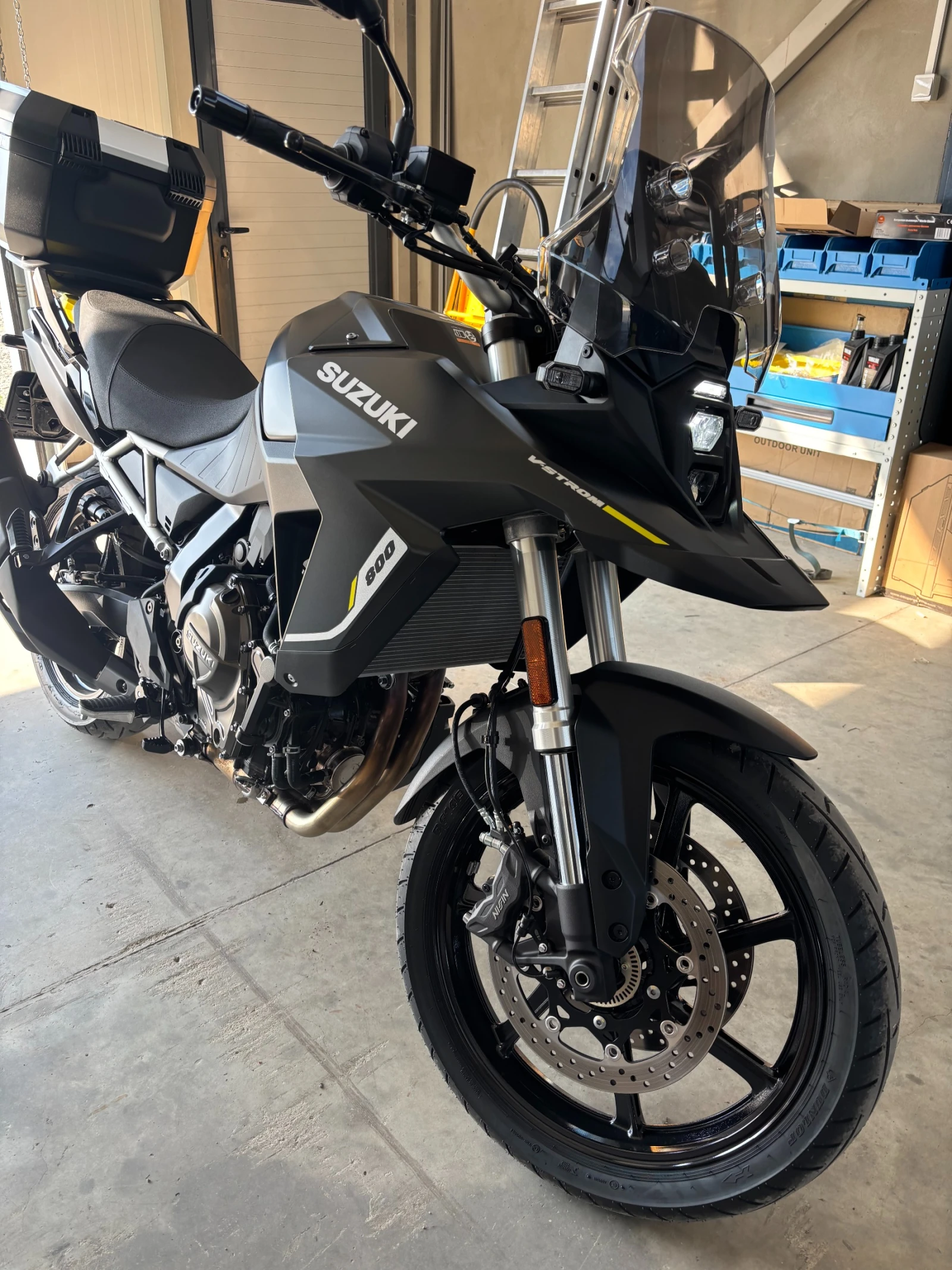 Suzuki V-strom DL800