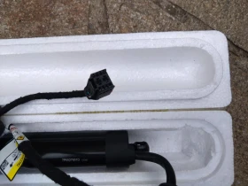 електрически амортисьор за врата на багажника VW TOUAREG, снимка 3