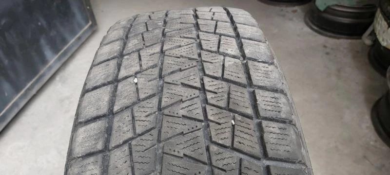 Гуми Зимни 215/70R16, снимка 1 - Гуми и джанти - 33034086