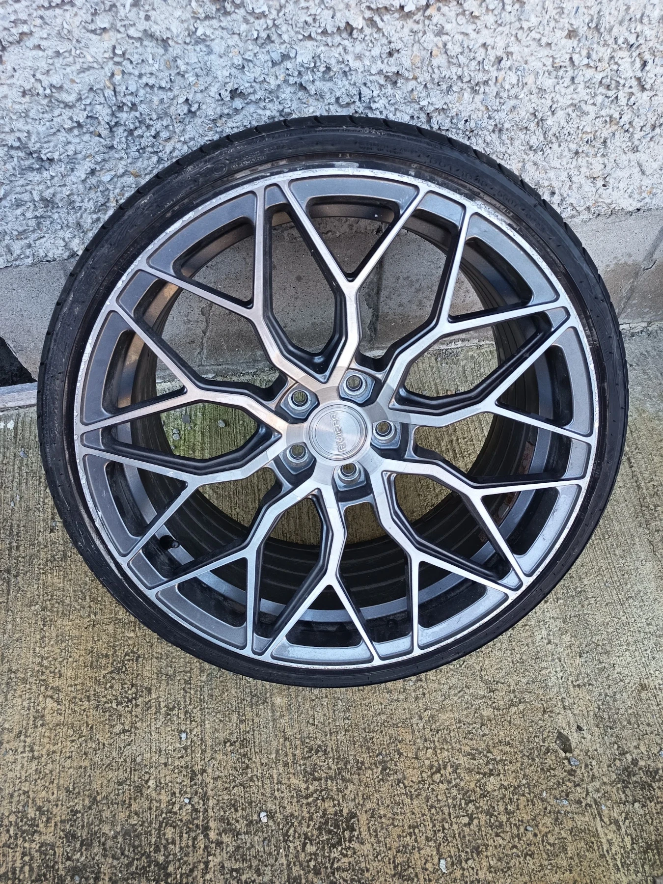 ���� � ������ 265/30R20 | Mobile.bg � ����������� 1