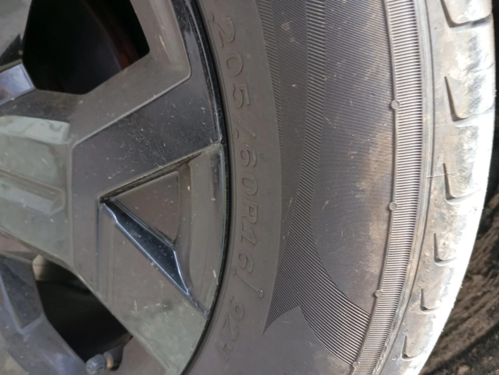 Гуми Летни 205/60R16, снимка 3 - Гуми и джанти - 55083545