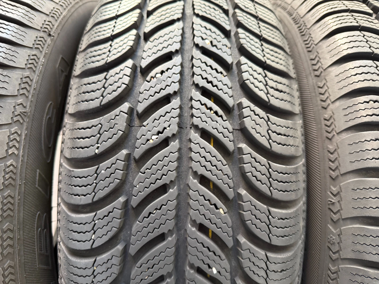 Гуми Зимни 195/65R15, снимка 5 - Гуми и джанти - 56071957
