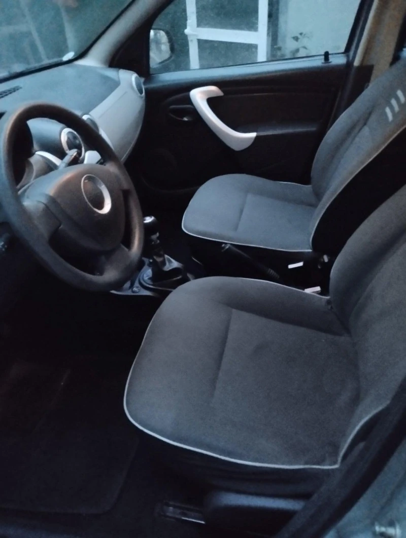 Dacia Sandero 1.2, снимка 5 - Автомобили и джипове - 46667552