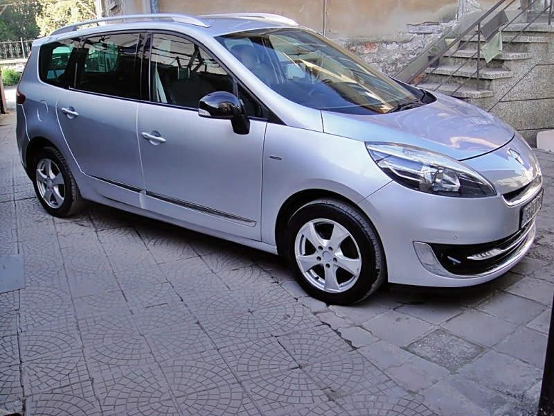 Renault Scenic BOSE ГЕРМАНИЯ, снимка 2 - Автомобили и джипове - 45431929