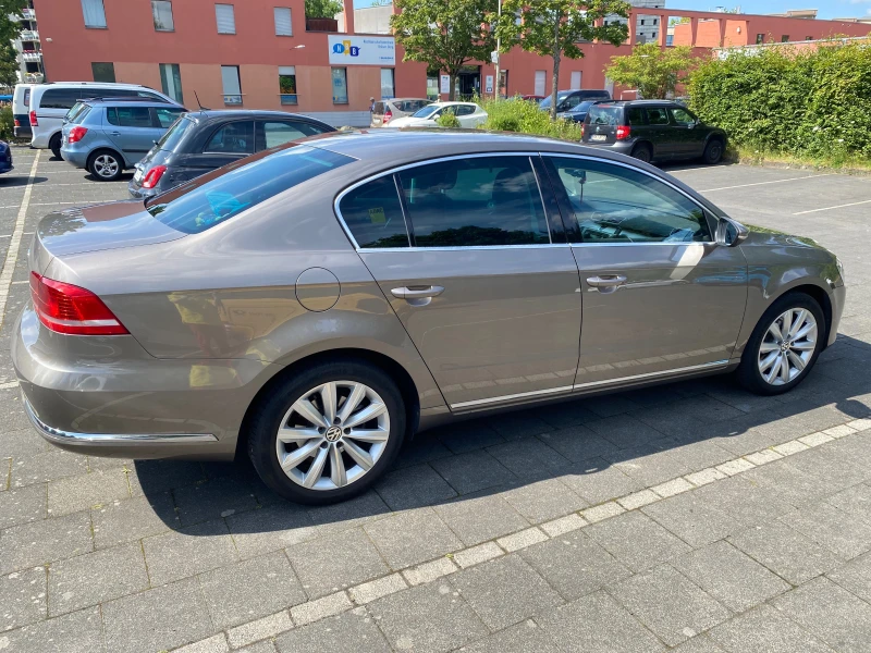 VW Passat, снимка 1 - Автомобили и джипове - 47167903